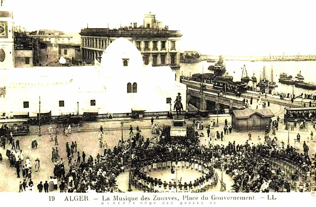 2741- Alger - Place du Gouvernement - Musique des Zouaves.jpg